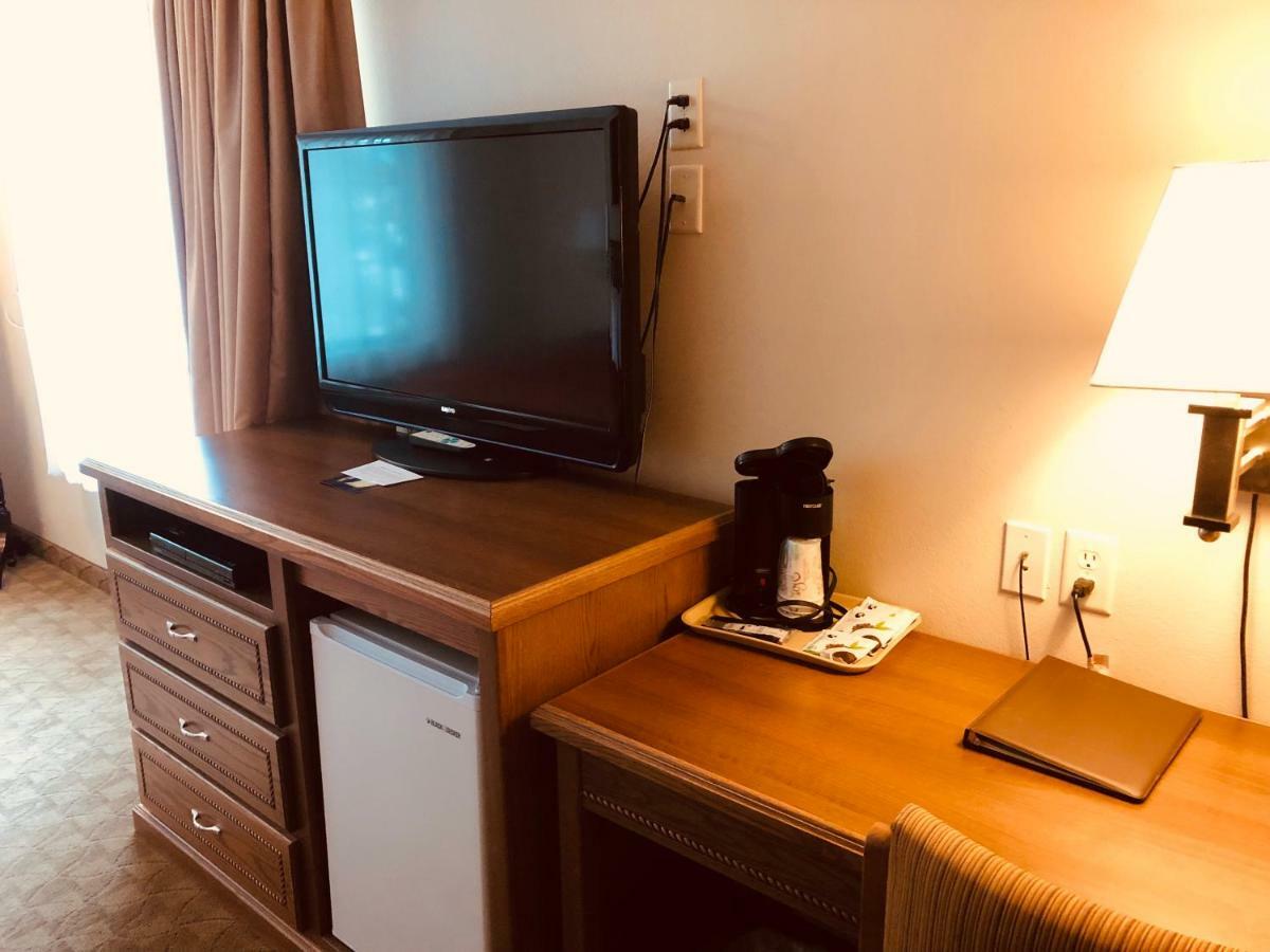Shenandoah Inn & Suites Luaran gambar