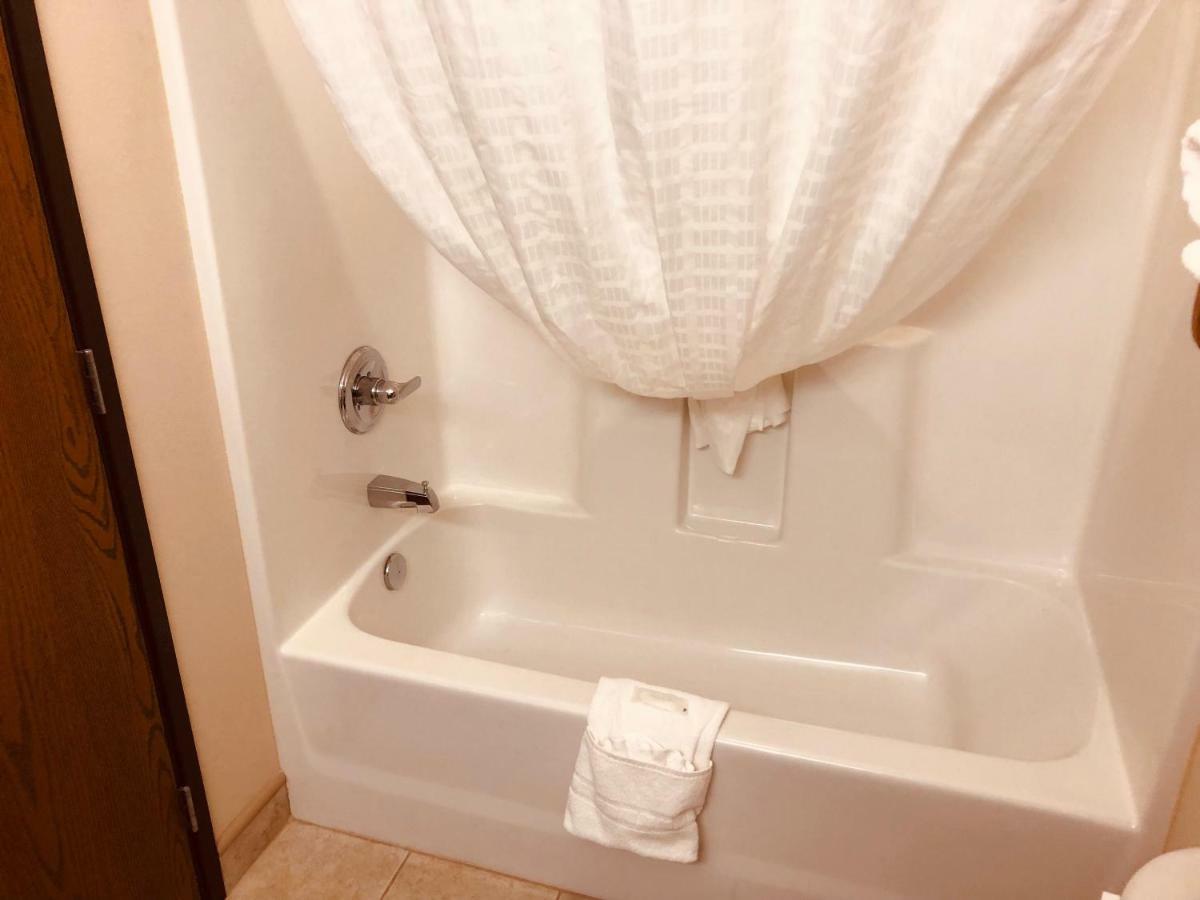 Shenandoah Inn & Suites Luaran gambar